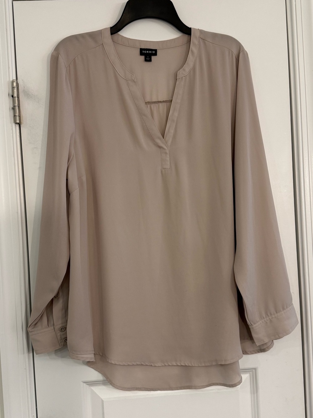 Torrid Split Neck Blouse Taupe Size 1 Long Sleeve Tunic Top Office Core